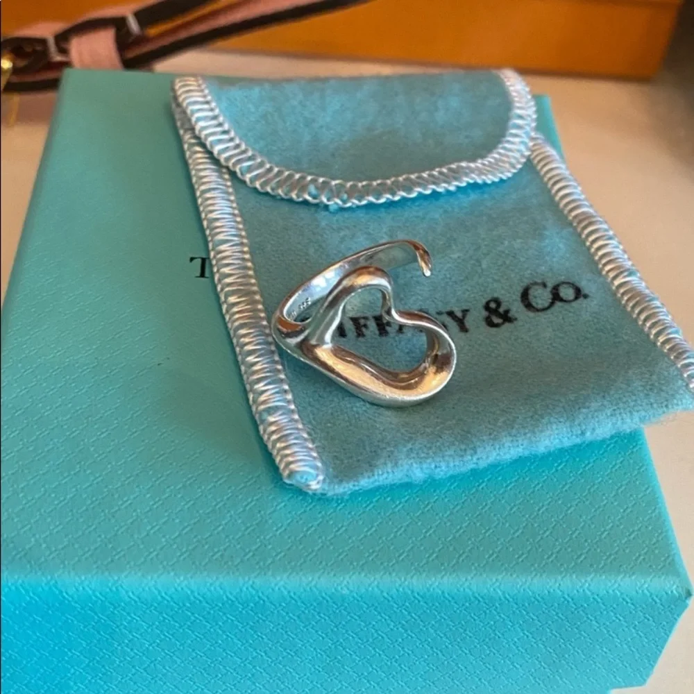 ❤️TRADED❤️Tiffany & Co. Elsa Peretti Open Heart Ring - Picture 5 of 13